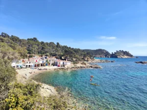 4 calas de la Costa Brava que encantarán a toda la familia