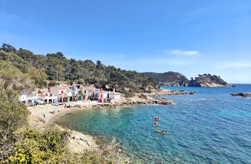 4 calas de la Costa Brava que encantarán a toda la familia